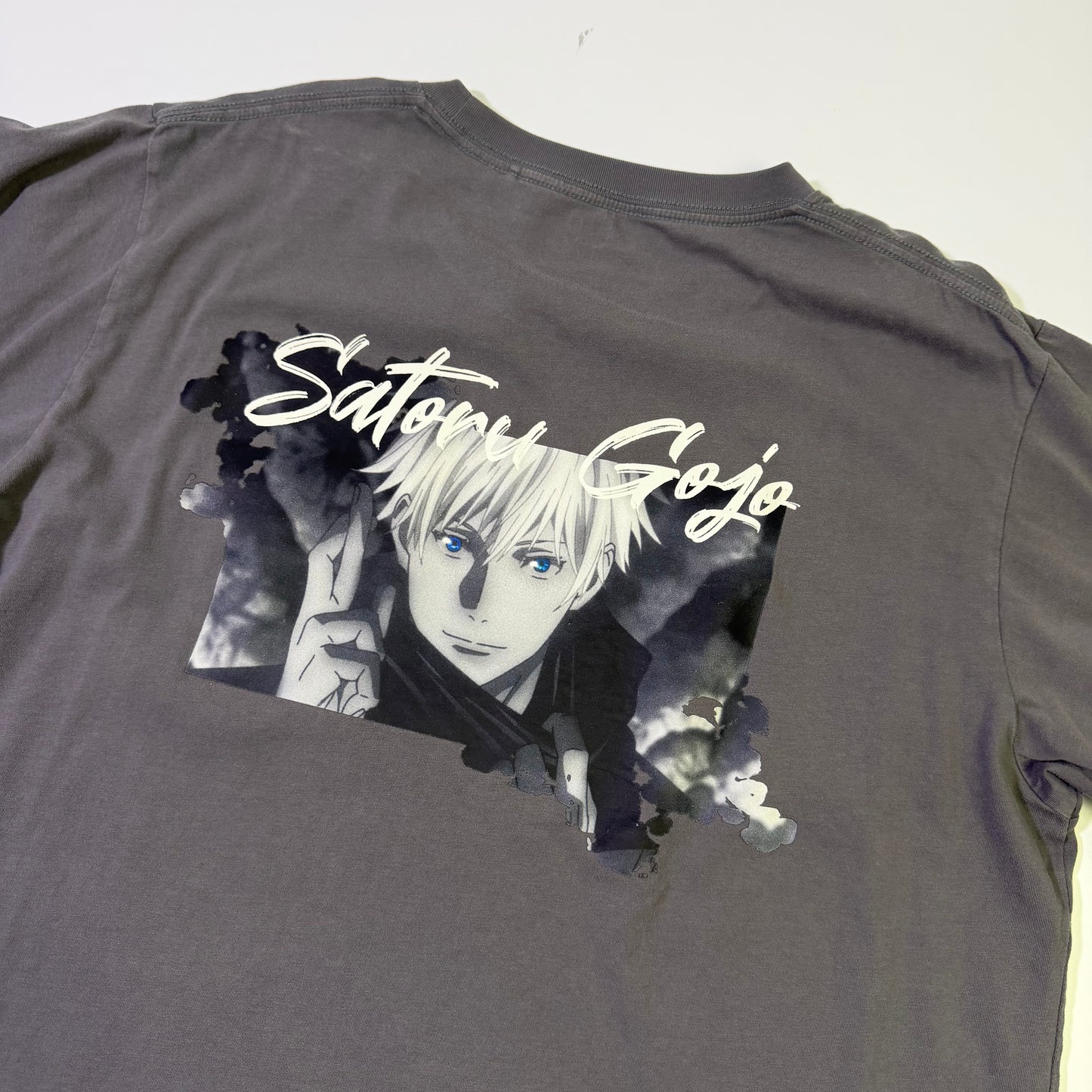 Playera UT x Jujutsu Kaisen Gris (L)