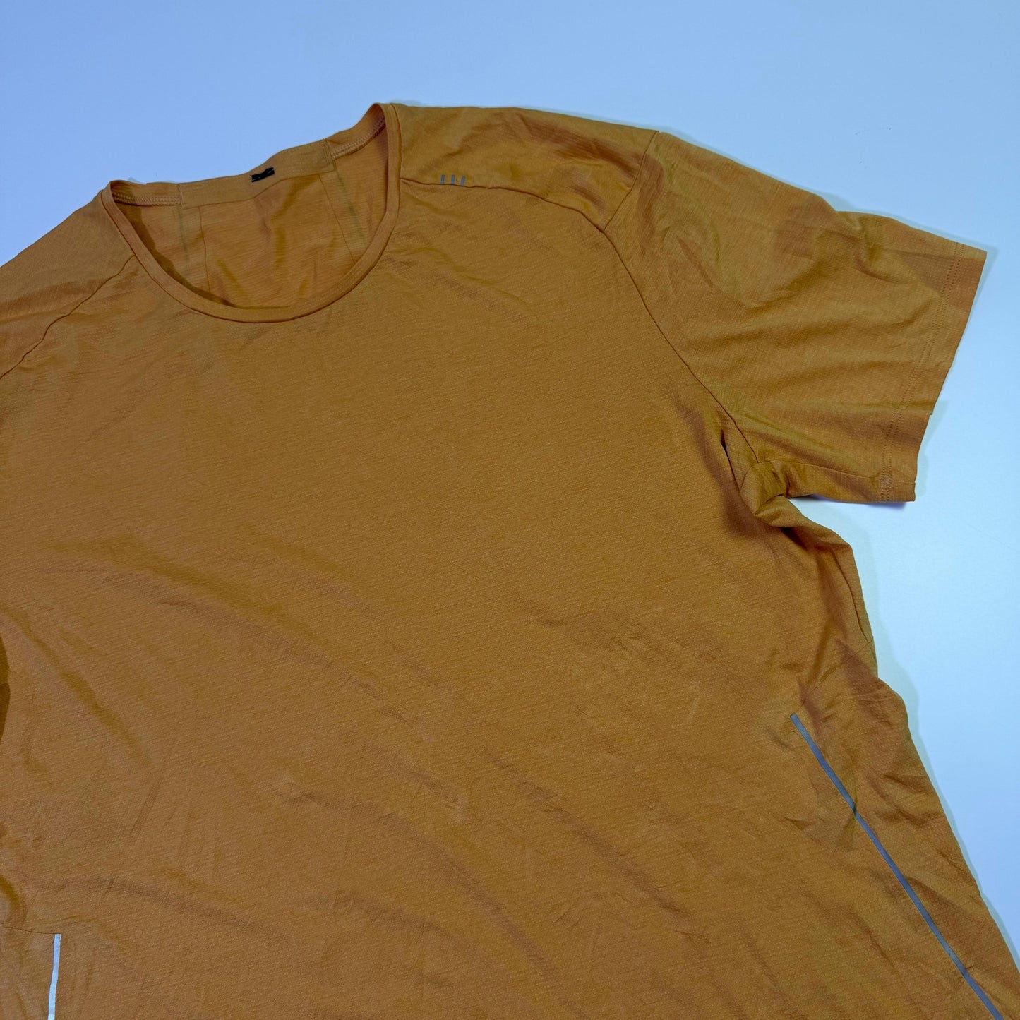 Playera deportiva Lululemon Amarilla (L)