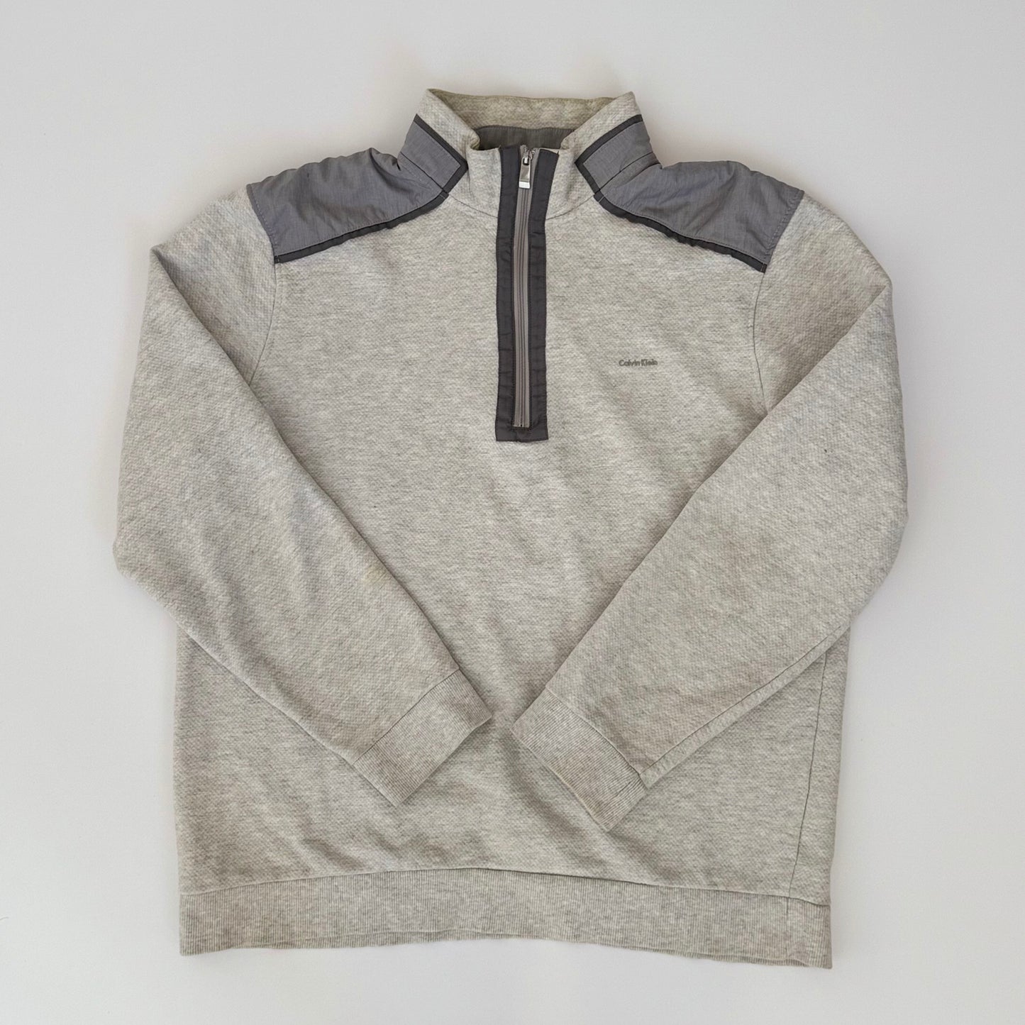 Sueter Calvin Klein Gris (L)